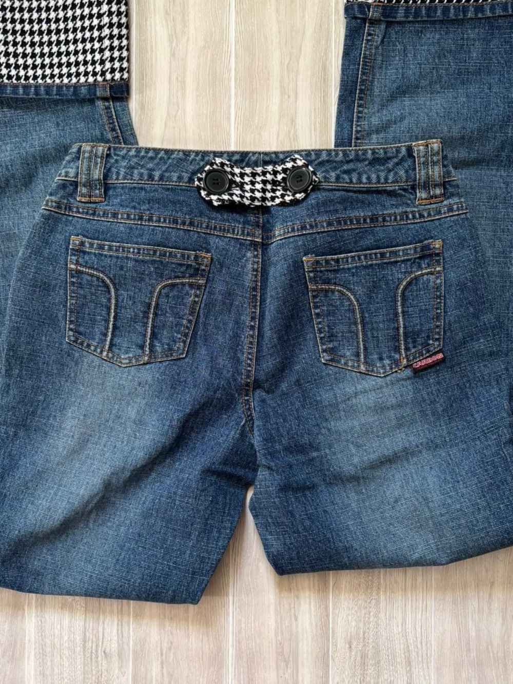 Women’s 2010s carbon checker detail jeans size 7. Brand new with tags